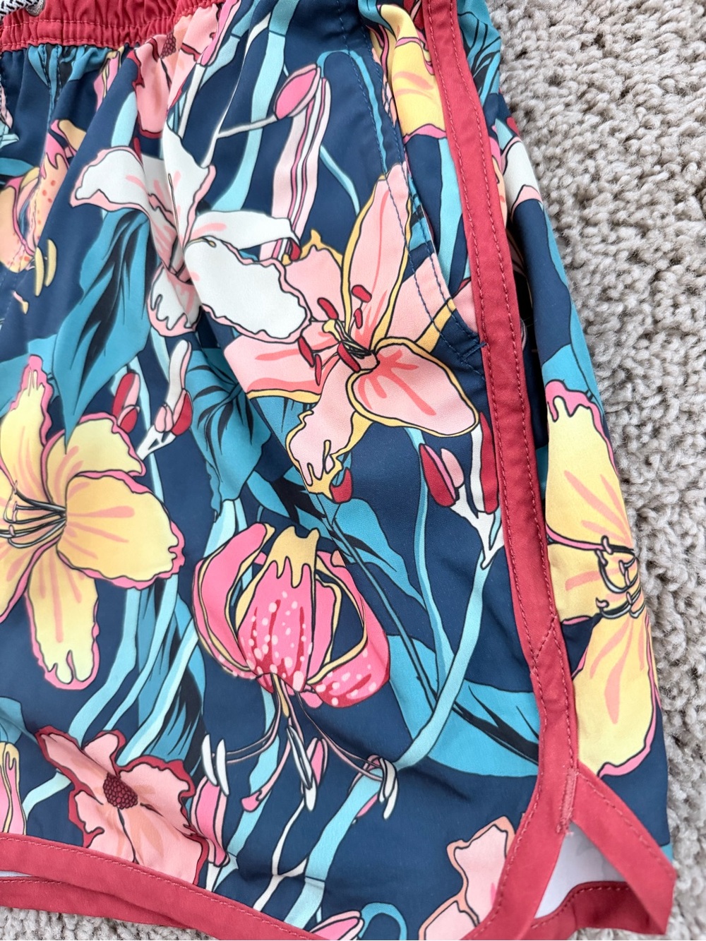 maamgic swim trunks size medium - Picture 3 of 3